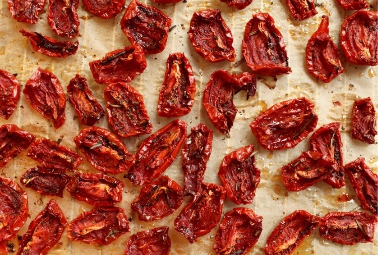 Zongedroogde tomaten maken