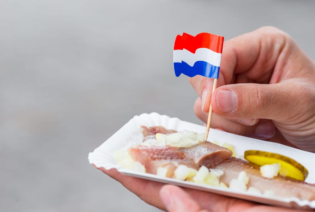Wat zijn typisch Nederlandse gerechten?
