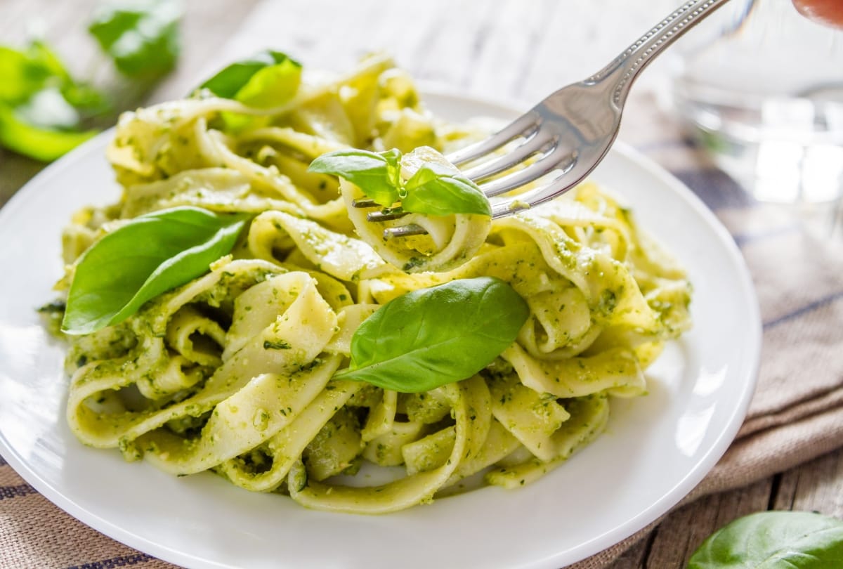 Pesto tagliatelle: een culinaire reis naar de Italiaanse Rivièra