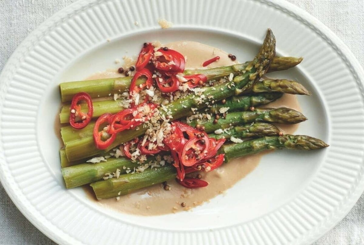 sous-vide-asperges-miso-tahinisaus